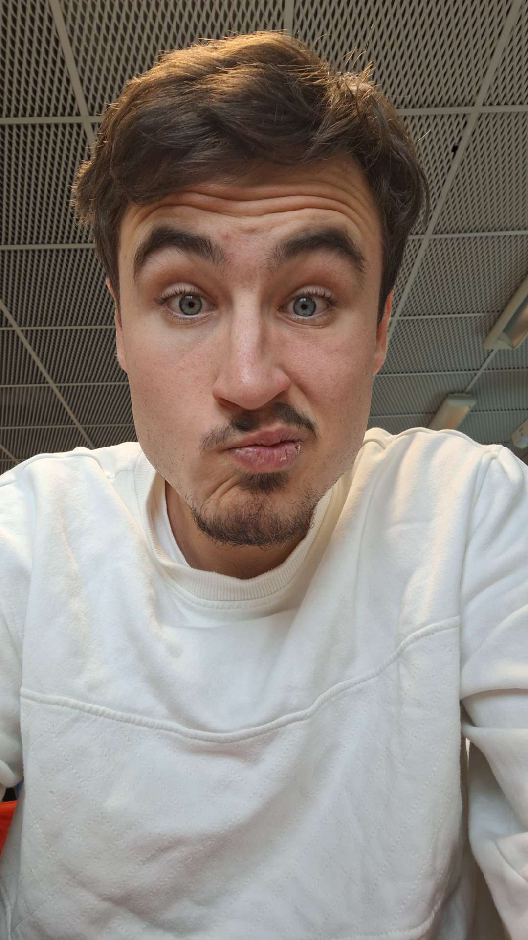 Profil de Yacouba, 19 ans, Adultère à Hampshire